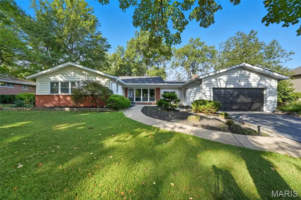 31 Bon Hills Drive, Saint Louis, MO 63132 - #1