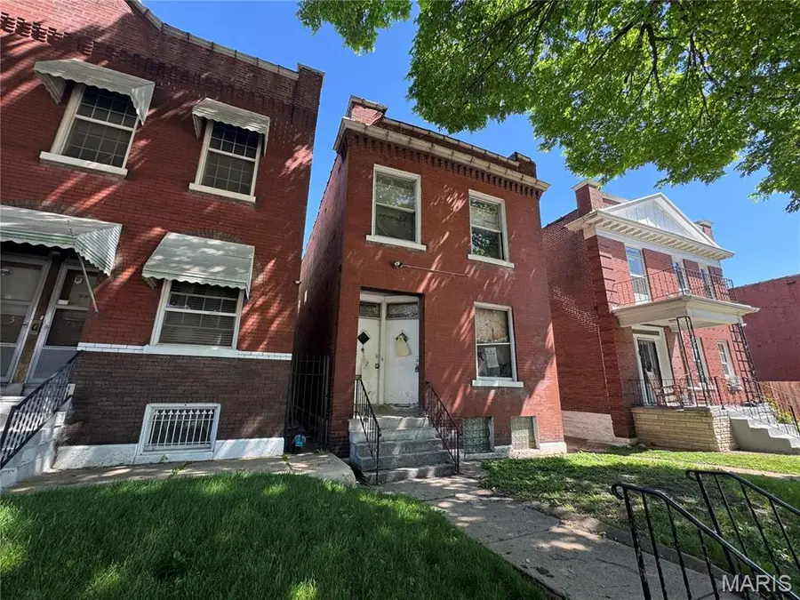 2833 Sidney Street, Saint Louis, MO 63104 - #3