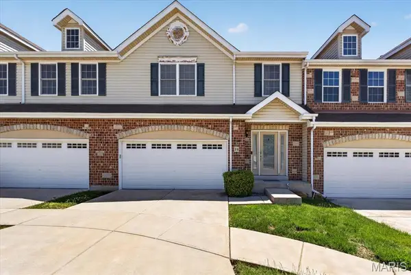 14 Loris Lane, St Charles, MO 63303