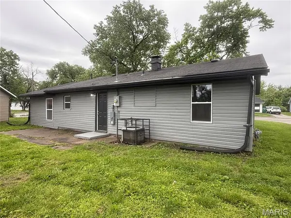 7 Lazarcheff Drive, Cahokia, IL 62206