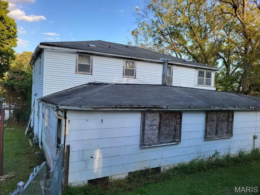 1112 1/2 Hickam Street, Boonville, MO 65233 - #3