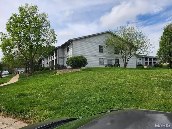 1615 Summergate Parkway, St Peters, MO 63303