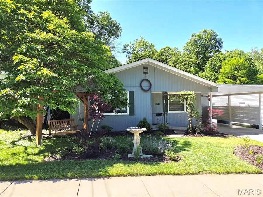 1028 Grand Avenue, Edwardsville, IL 62025 - #2