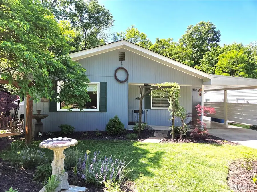 1028 Grand Avenue, Edwardsville, IL 62025 - #3