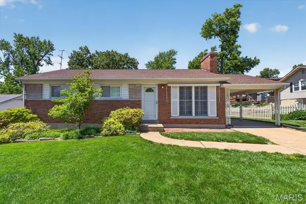 9909 Chantenay Drive, St Louis, MO 63123