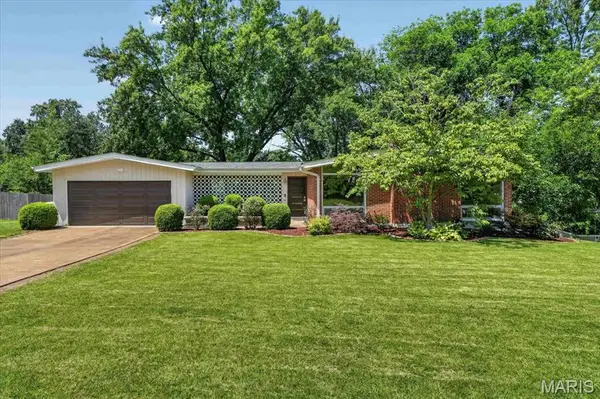 15 Bal Harbour Drive, St Louis, MO 63146