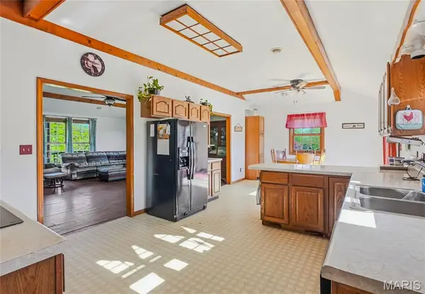 8700 N Hartley Road, Hallsville, MO 65255