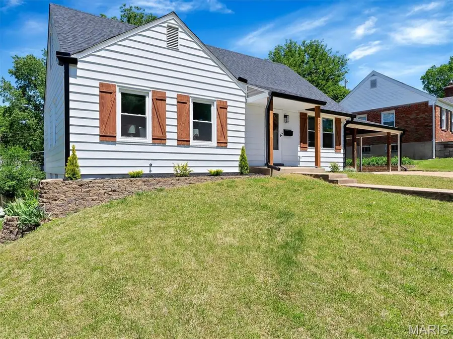 7065 Foxcroft Drive, Saint Louis, MO 63123 - #2