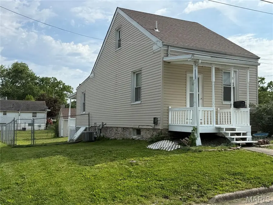 802 E Olive Street, Red Bud, IL 62278 - #2