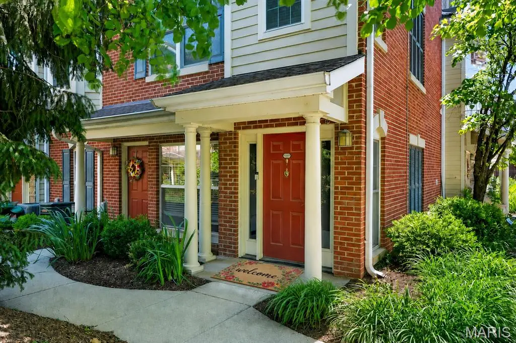 2662 S Mcknight Crossing Court, Rock Hill, MO 63124 - #1