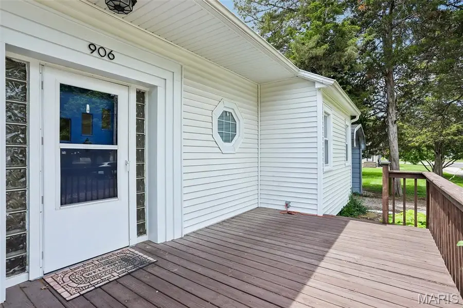 906 Page Street, Staunton, IL 62088 - #2