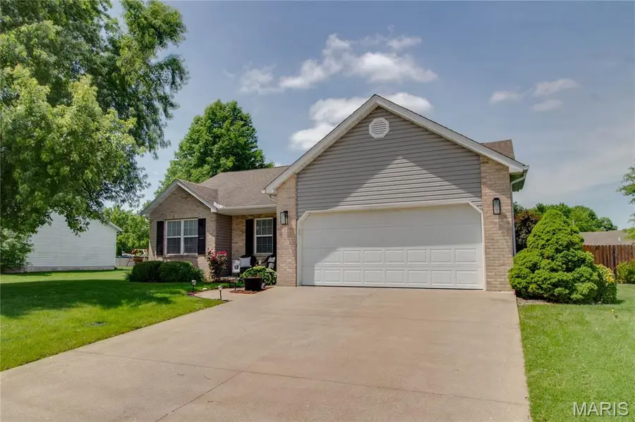 1002 Lillian Court, Jerseyville, IL 62052 - #2