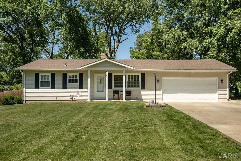 809 Lindell Drive, Ballwin, MO 63011 - #1