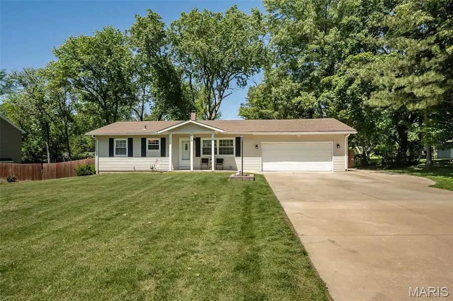 809 Lindell Drive, Ballwin, MO 63011 - #3