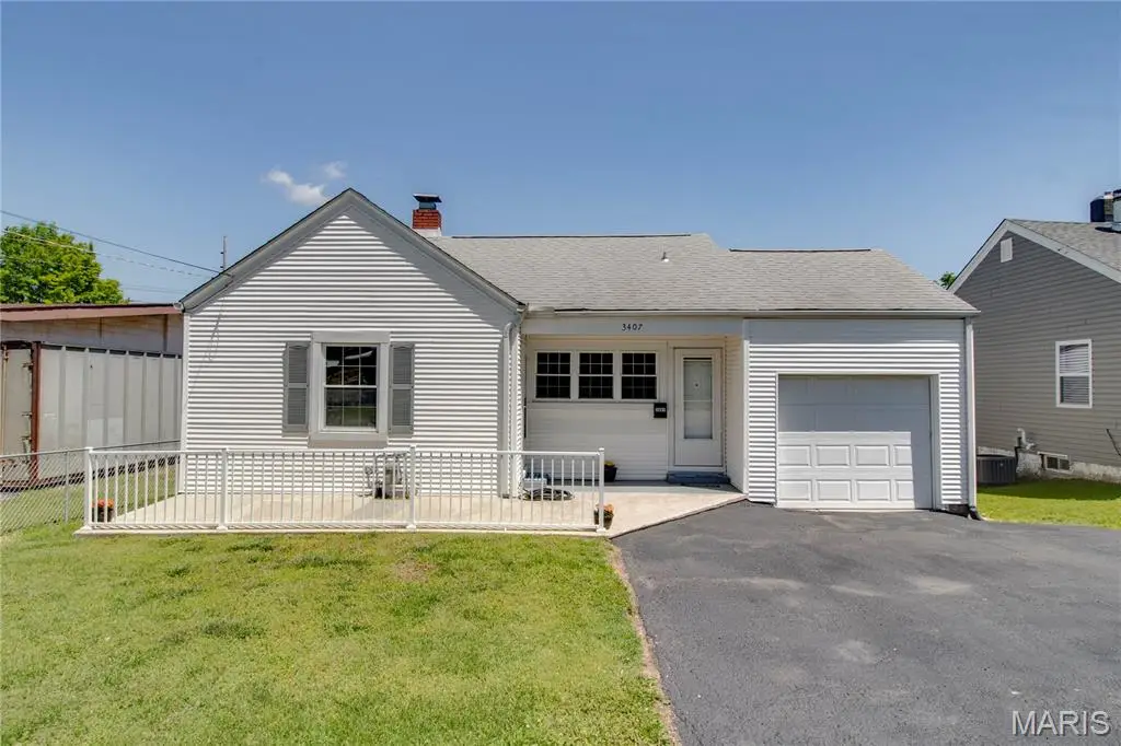 3407 Milton Drive, Alton, IL 62002 - #1