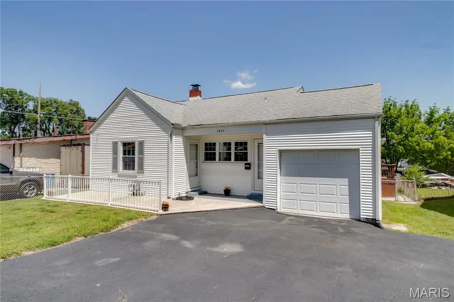 3407 Milton Drive, Alton, IL 62002 - #3