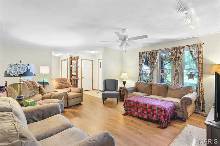 197 Livingston Avenue, Livingston, IL 62058 - #3