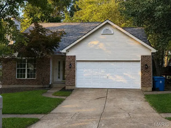 11917 Katiejo Court, Maryland Heights, MO 63043