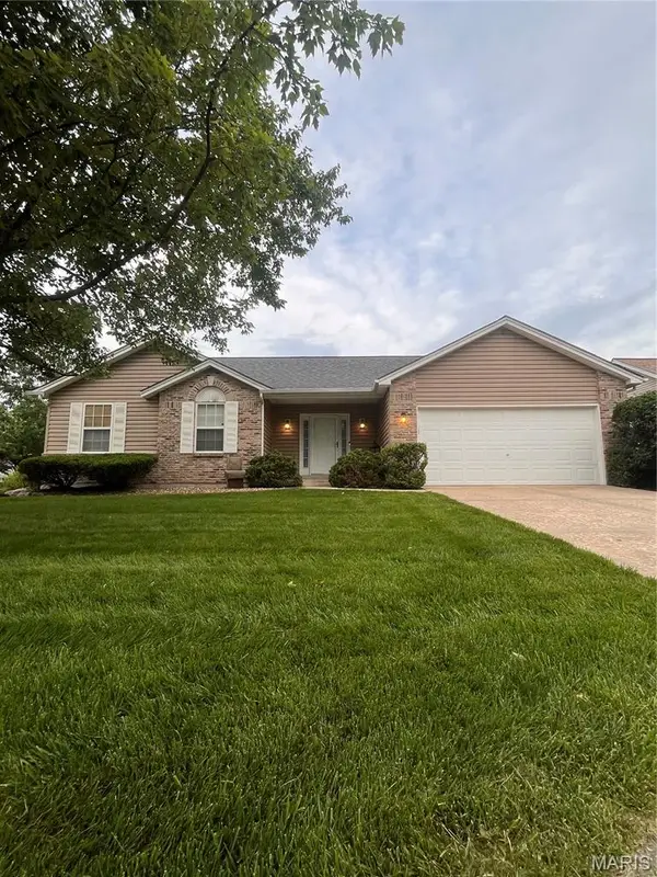 1075 Reddington Timbers Drive, St Charles, MO 63304