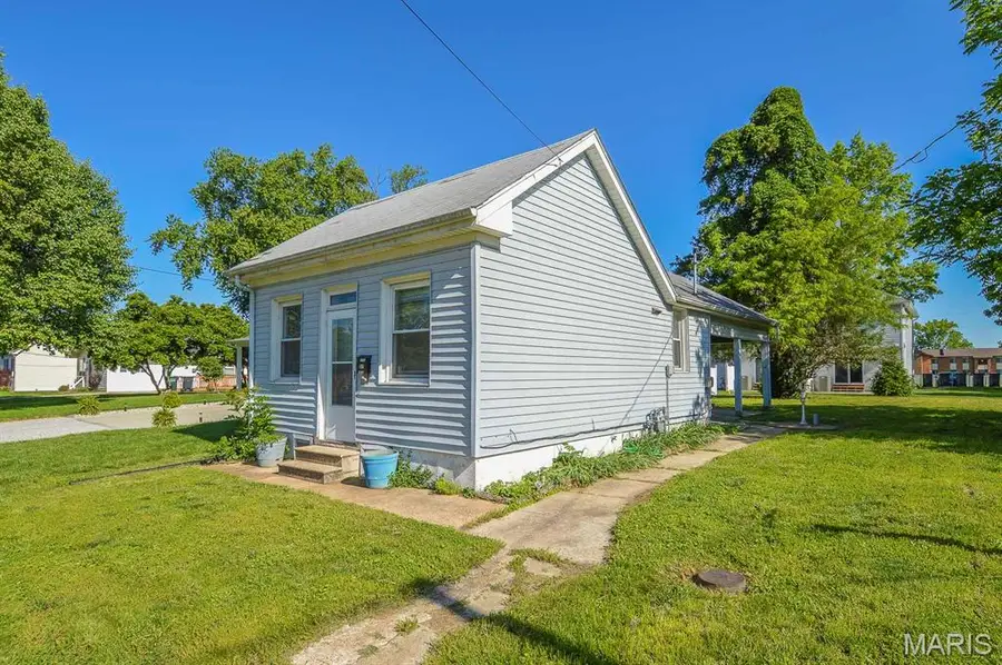 1319 Eisenhower Road, Mascoutah, IL 62258 - #2