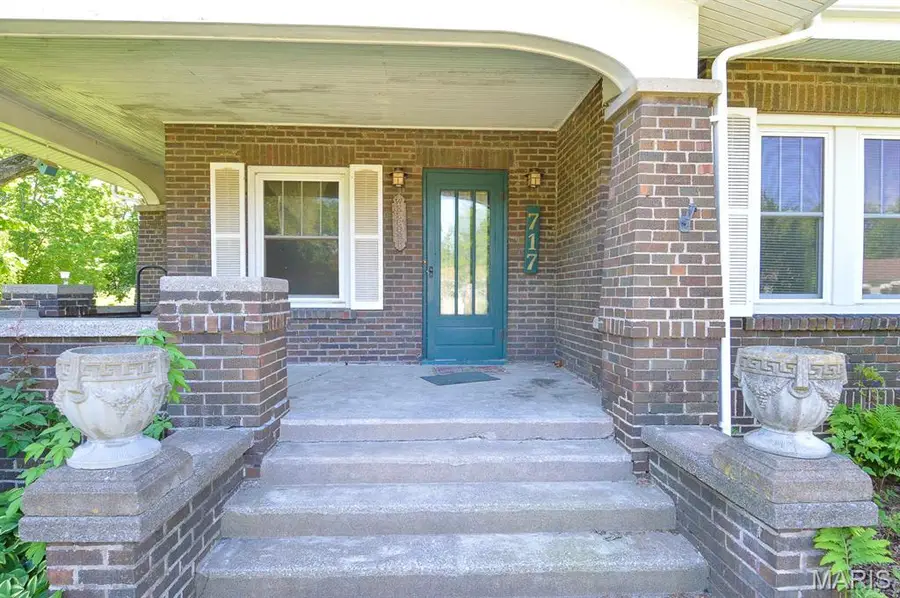 717 Crestwood Drive, Godfrey, IL 62035 - #2