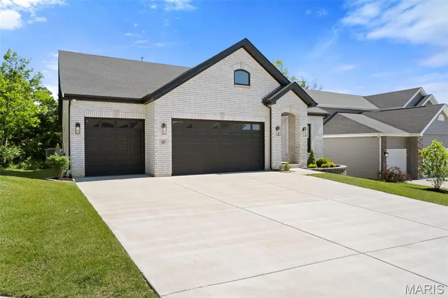 827 Summit Bluff Court, Fenton, MO 63026 - #2