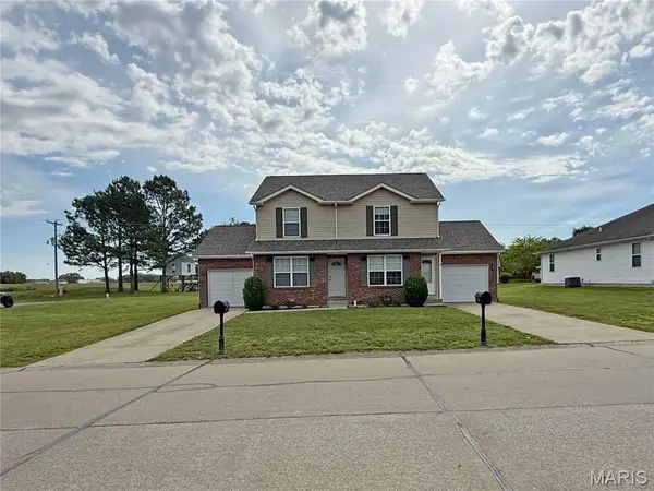 800/802 Country Club Lane, Red Bud, IL 62278