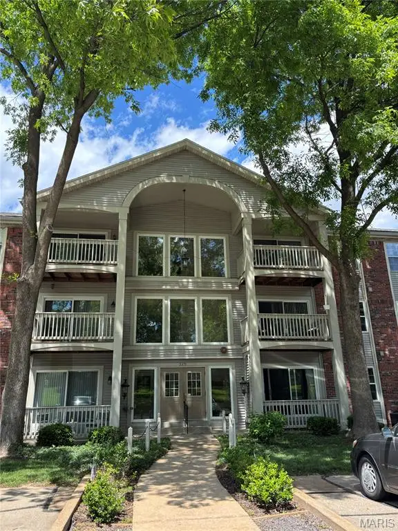 5375 N Kenrick Parke Drive #107, Saint Louis, MO 63119 - #1