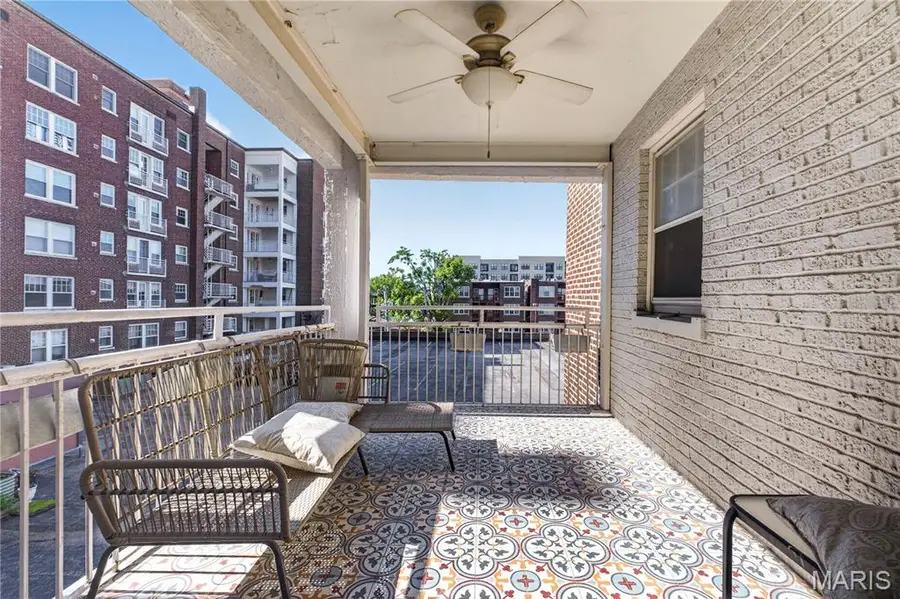 5510 Waterman Boulevard #202, Saint Louis, MO 63112 - #3