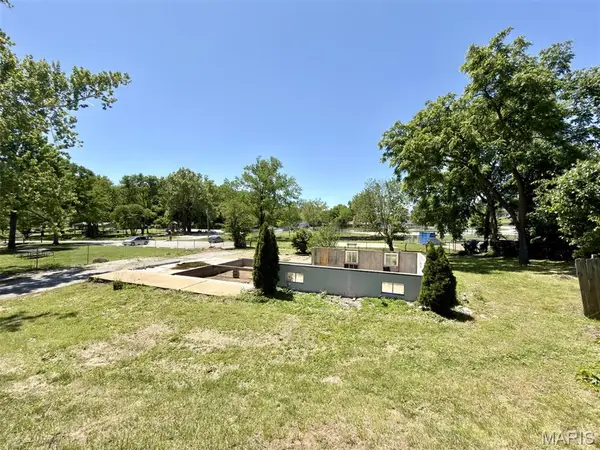 2215 Maxville Lane, Arnold, MO 63010