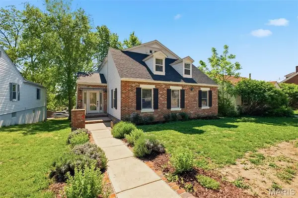 522 S 2nd Street, St Charles, MO 63301