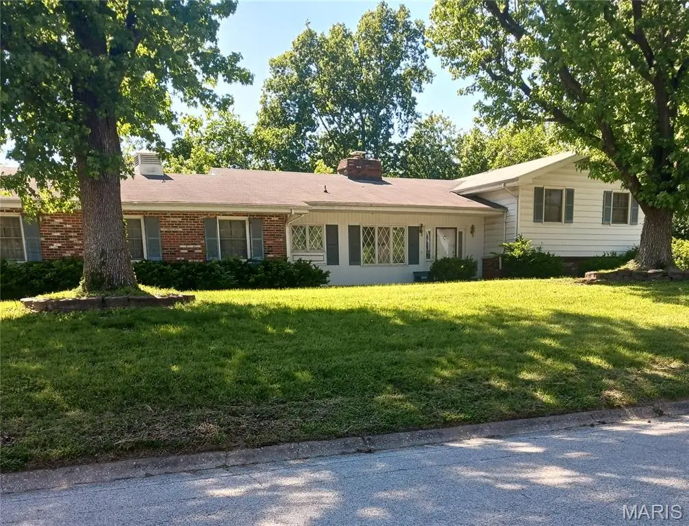 4904 Paris Drive, Godfrey, IL 62035 - #1