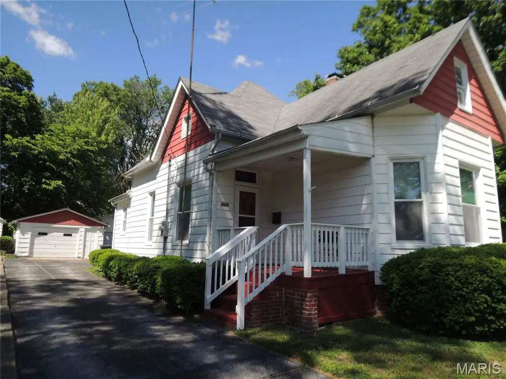 523 E College Avenue, Greenville, IL 62246 - #1