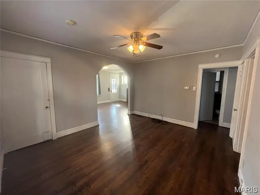 5049 Lindenwood Avenue, Saint Louis, MO 63109 - #3