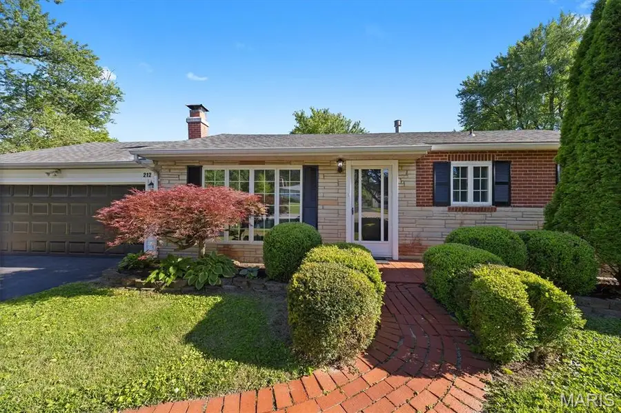 212 Kassing Avenue, Fairview Heights, IL 62208 - #2