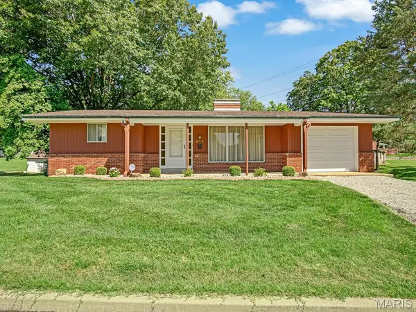 511 S 10th Street, Belleville, IL 62220