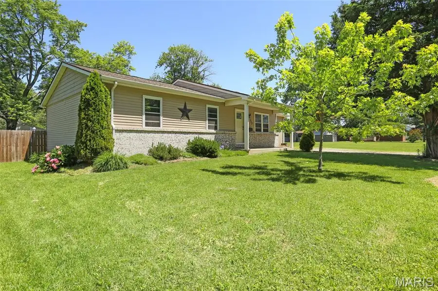 117 W Oak Street, Mascoutah, IL 62258 - #3