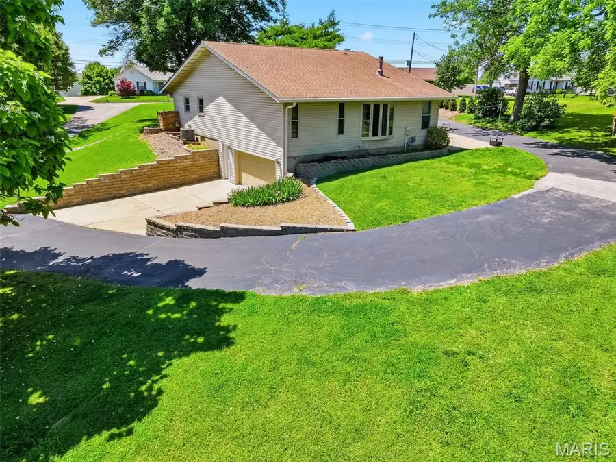 12125 Old Saint Charles Road, Bridgeton, MO 63044 - #3
