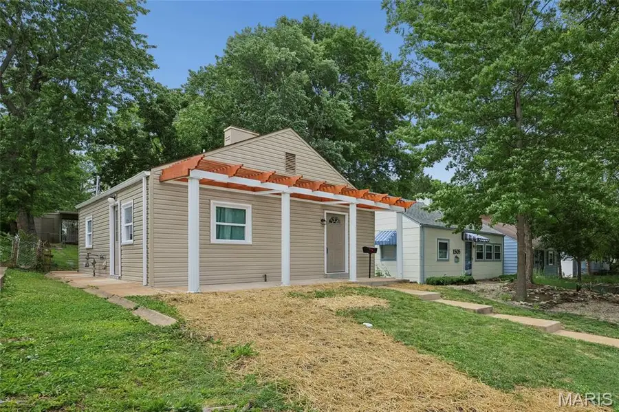 1509 Kraft Street, Saint Louis, MO 63139 - #2
