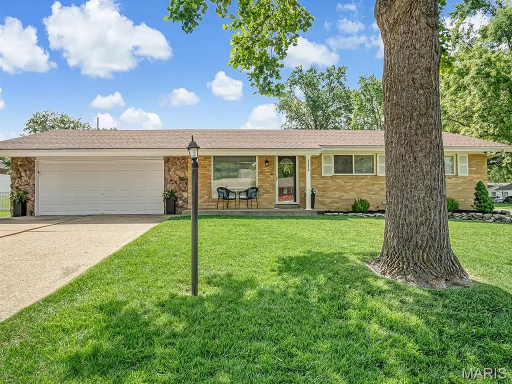 4226 Aqua Ridge Drive, Saint Louis, MO 63129 - #1