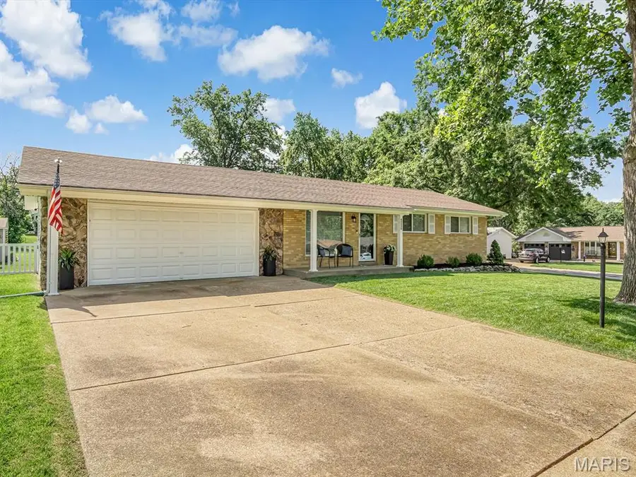 4226 Aqua Ridge Drive, Saint Louis, MO 63129 - #3
