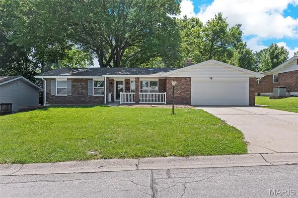 208 Canary Lane, St Charles, MO 63301