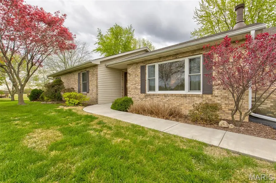 403 Northfork Drive, Brighton, IL 62012 - #3