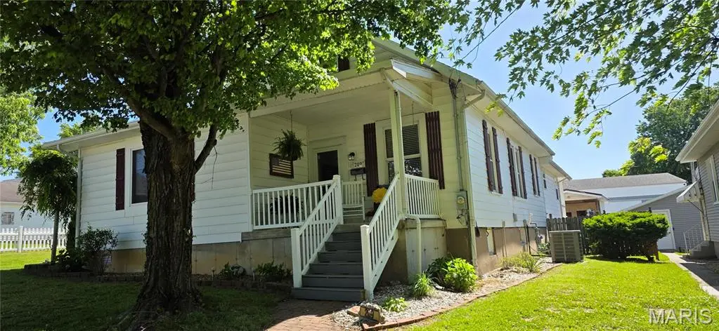 209 Knapp Avenue, Chester, IL 62233 - #1