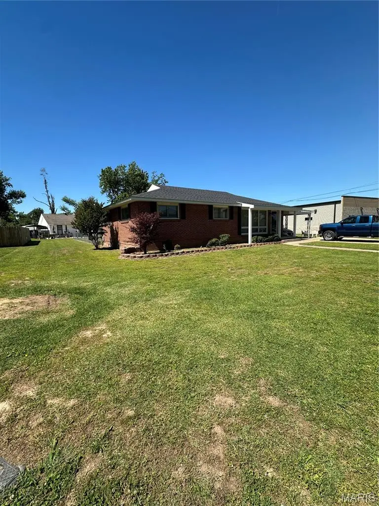 504 Virginia St, Sikeston, MO 63801 - #2