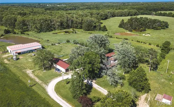 385 Woods Farm Road, Sullivan, MO 63080
