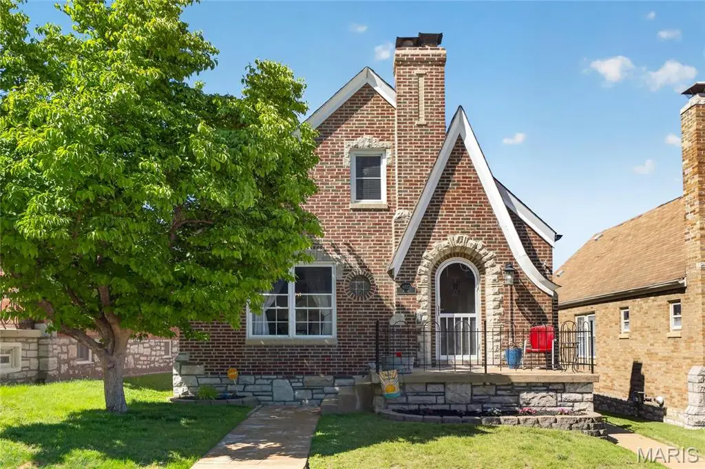 6627 Winona Avenue, Saint Louis, MO 63109 - #1