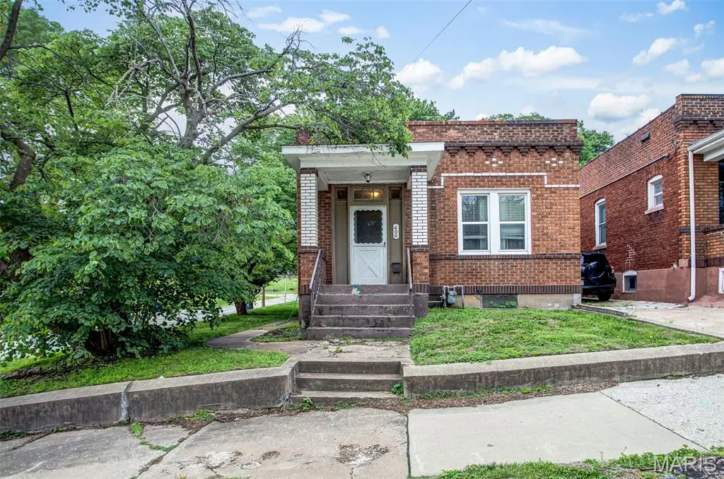 406 E 9th Street, Alton, IL 62002 - #1