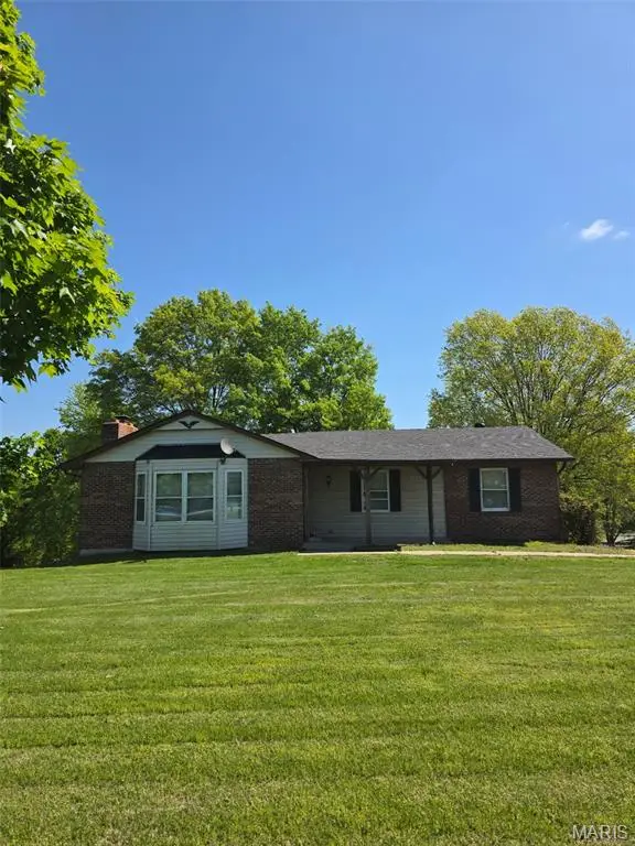 663 Homestead Lane, Villa Ridge, MO 63089