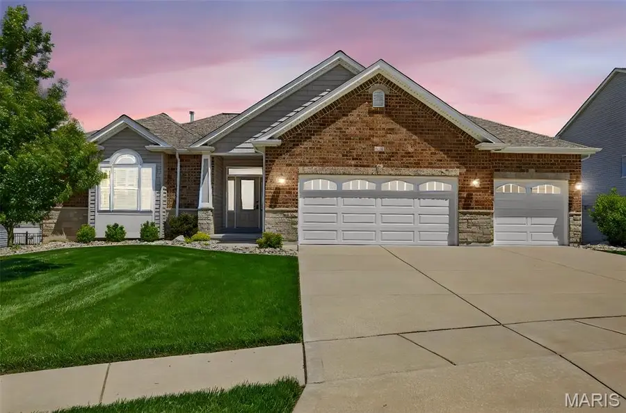 320 Regents Park Avenue, Wentzville, MO 63385 - #2
